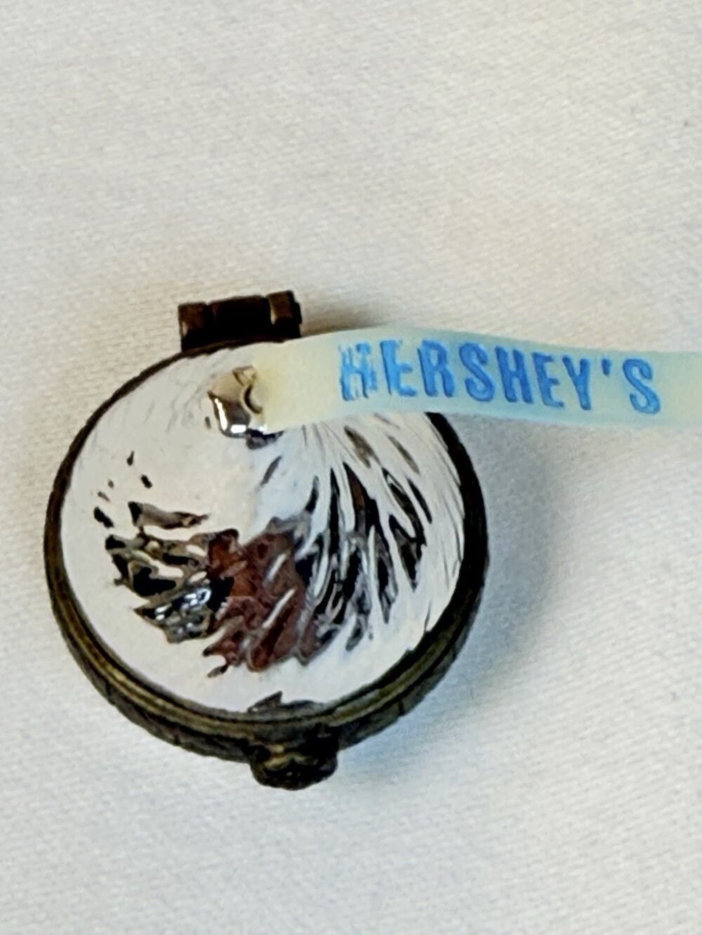 Vtg Hersheys Gold Kiss Hinged Trinket Box HFC Porcelain Midwest of Cannon Falls